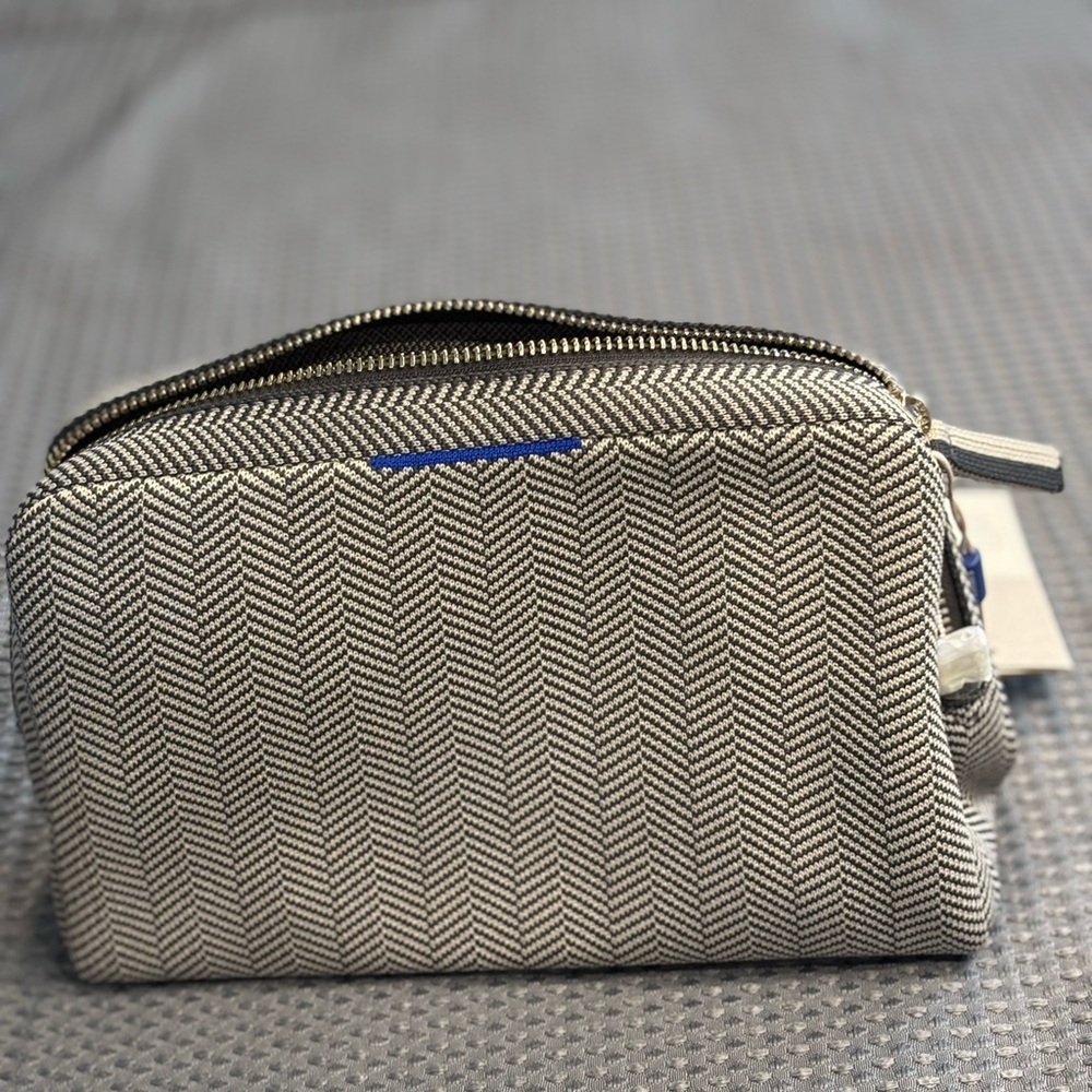 Rothy's Universal pouch iron herringbone “ no box “ - Picture 5 of 6